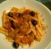 Pasta con melanzane e olive nere