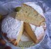 Torta al limone farcita con crema all'acqua