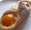 Croissant aux abricots - cornetti alle albicocche